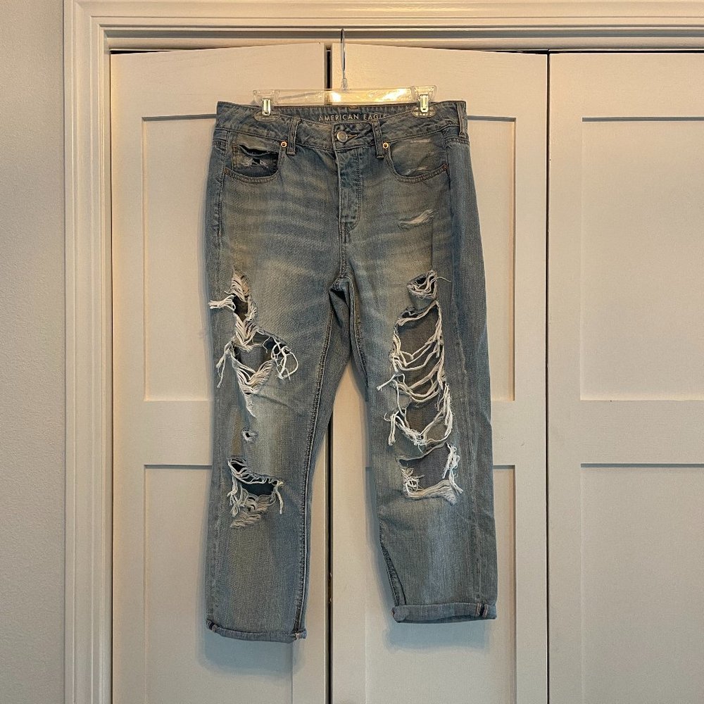 American eagle Tom Girl Distressed Jean, Size 10